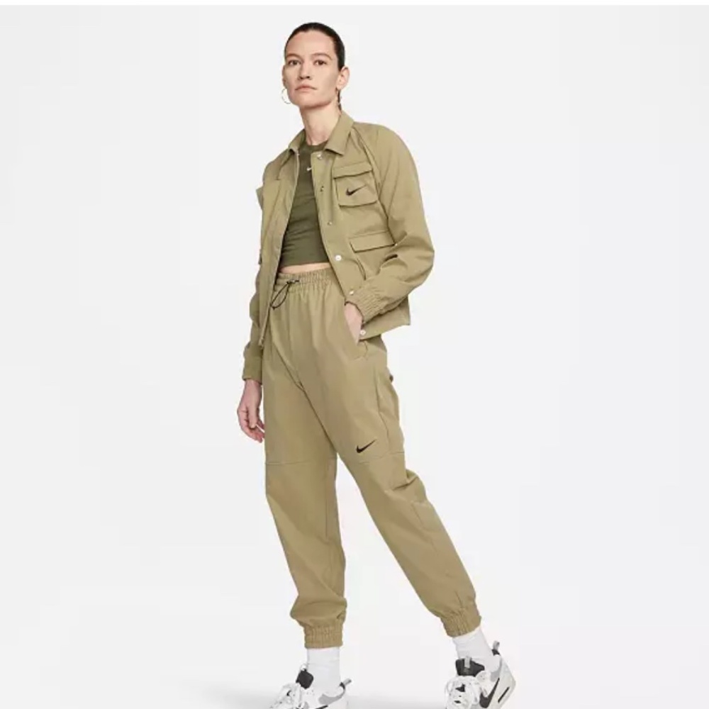 Nike Women's Sportswear Swoosh Woven Pants